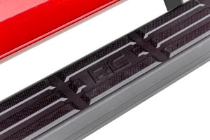 Toyota Tundra Running Boards - Rough Country - TR2 Aluminum - Black - 4WD - '22-'26